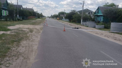 На Волині автівка збила бабусю з внучкою на велосипеді: як покарали водія