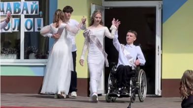 17-річний волинянин зі СМА станцював випускний вальс на кріслі колісному