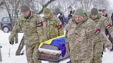 Навіки 26: на Волині в останню земну путь провели солдата Артура Шевчука