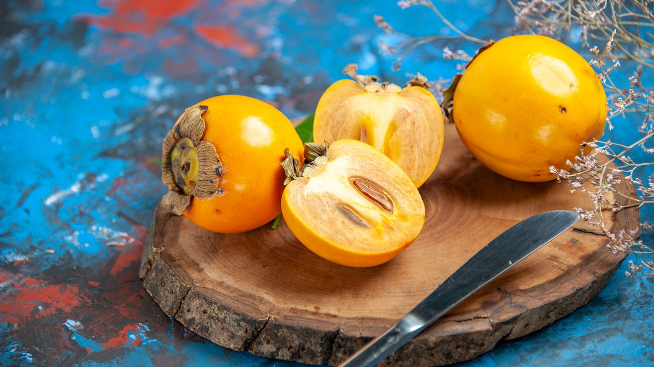 Солодка, але підступна: кому хурма корисна, а кому категорично не можна