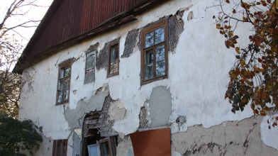 Не ремонтували з минулого століття: мешканцям аварійних будинків у місті на Волині придбають нові квартири