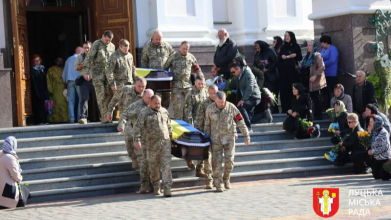 Двоє захисників повернулися додому назавжди: у Луцьку попрощалися з Василем Тихим і Максимом Василевським