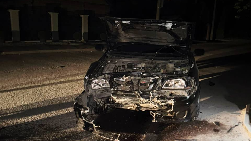 У Луцьку - ДТП за участю двох автомобілів: передок розтрощили вщент