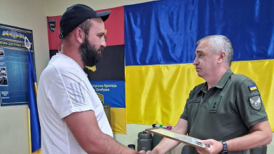 Військовослужбовцю з Волині вручили відзнаку Міністра оборони України «За поранення»