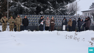 На Волині рідним полеглих воїнів вручили їхні відзнаки