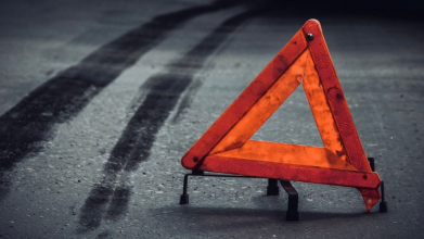 У Луцьку неповнолітній без прав протаранив два авто і втік з місця ДТП