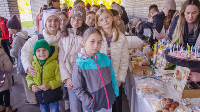 Діти роблять великі справи: у Ковелі на благодійному ярмарку ліцеїсти зібрали понад чверть мільйона гривень для ЗСУ