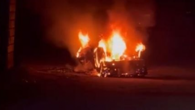 На Волині серед ночі спалахнув легковий автомобіль