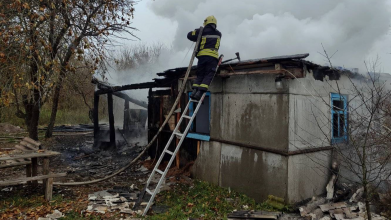 На Волині пожежа знищила будинок пенсіонера