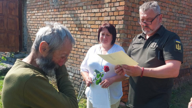 На Волині батько отримав нагороду за сина-воїна, який вважається зниклим безвісти