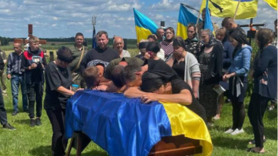 У селі на Волині в останню дорогу провели 31-річного Героя Володимира Столярчука