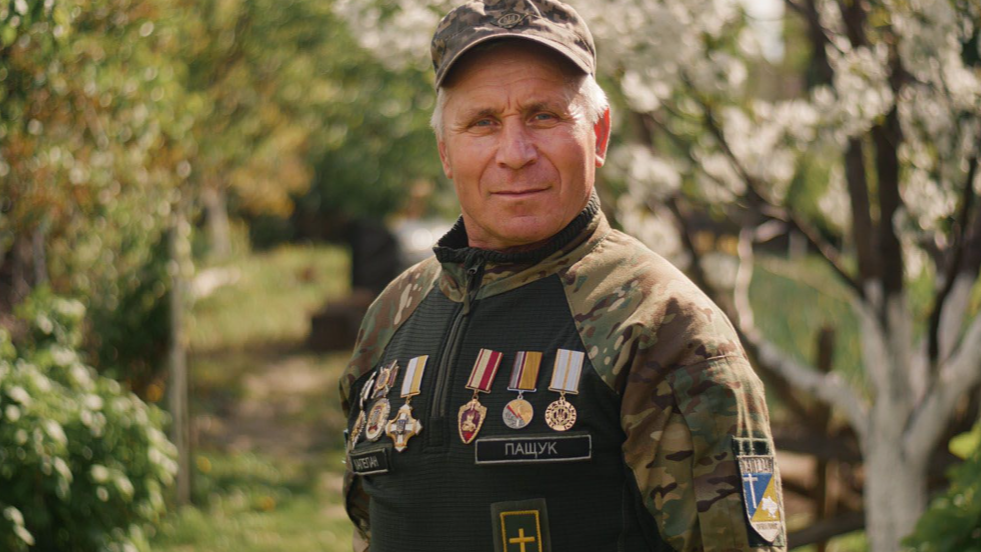 Волонтер, капелан, батько 13 дітей з Волині щотижня їздить на фронт до бійців
