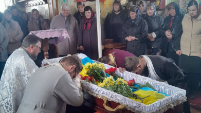 Місяць не дожив до 56-го дня народження: на Волині провели в останню дорогу воїна Василя Чміля