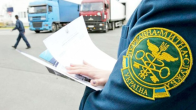 Посадовицю Волинської митниці підозрюють у службовому підробленні документів