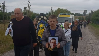 Серце не витримало жахіть війни: на Волині попрощались з Героєм Віталієм Нечипоруком