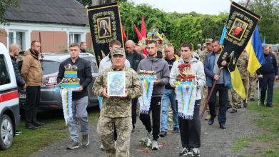 Йому було лише 19: на Волині попрощалися з юним Захисником Арсеном Хачатряном