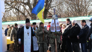 Церква не вмістила всіх охочих вшанувати Героя: волиняни попрощались із полеглим воїном Сергієм Кошманом