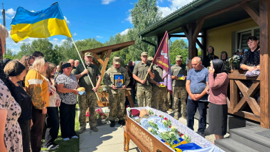 Війна забрала ще одне життя: на Волині поховали 45-річного Героя Ярослава Самчука