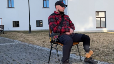 «Хотілося лише одного — щоб настала тиша»: історія бійця «Азову» з Волині, який втратив ногу на війні