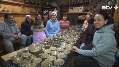 До 400 штук  за день: волинянка виготовляє окопні свічки для ЗСУ в Естонії