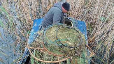 Екологи витягнули з волинського озера заборонені знаряддя лову