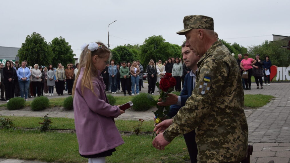 За мужність: на Волині рідним полеглих захисників вручили державні нагороди