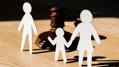 Зловживає алкоголем і веде асоціальний спосіб життя: на Волині суд позбавив матір батьківських прав