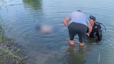 Двоє дітей потонули в озері села Нове Давидково