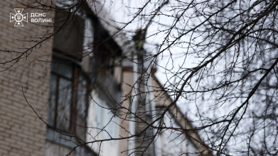 У Луцьку горіла квартира: врятували двох людей