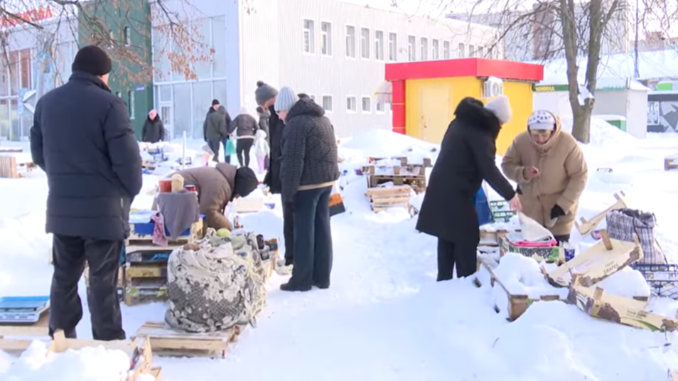 На Волині продавці виходять на ринки попри сильні морози