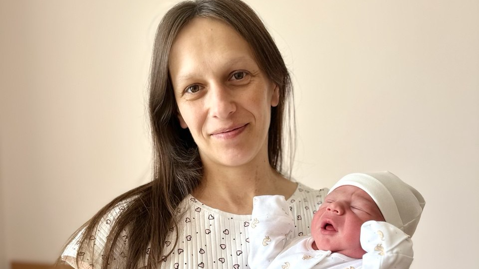 Народжені під вибухи: у Луцьку в ніч російської атаки з’явилися на світ двоє немовлят