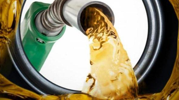 Продавав дизель у своєму гаражі: на Волині чоловіка покарали за незаконний збут пального