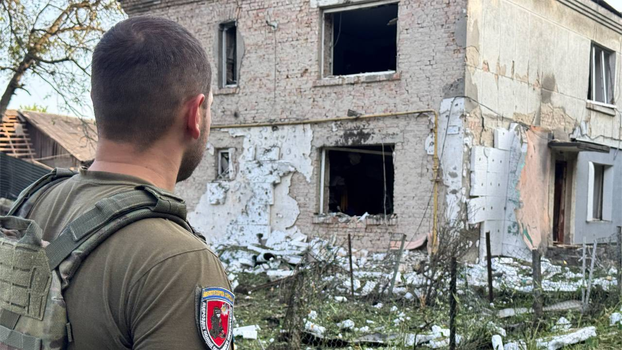 «Ситуація жахлива. Напевне, кожна квартира пошкоджена»: у Луцьку ліквідовують наслідки атаки