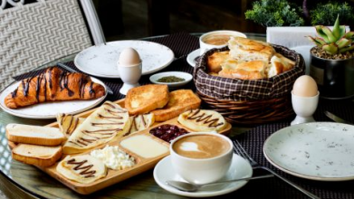 Цю помилку допускають усі: які продукти заборонено поєднувати з кавою