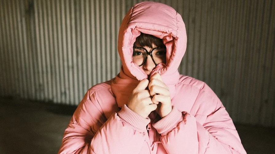 Як очистити брудні манжети на пуховику без прання