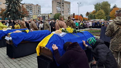 Ковель у жалобі: місто попрощалося з трьома Героями