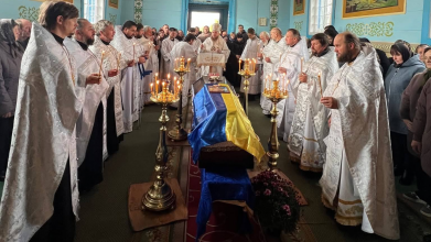 На Волині поховали 21-річного Захисника Віктора Сігнаєвського, який загинув у свій день народження від удару «Шахеда» по потягу