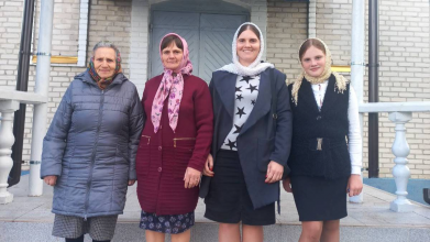 Чотири покоління під одним дахом: історія родини з Волині