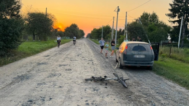 На Волині сталась аварія: автівка збила 13-річного велосипедиста