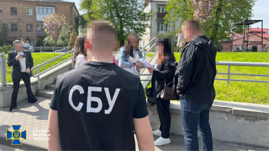 У Луцьку затримали адвокатку, яка «рятувала» ухилянтів за 3 тисячі доларів