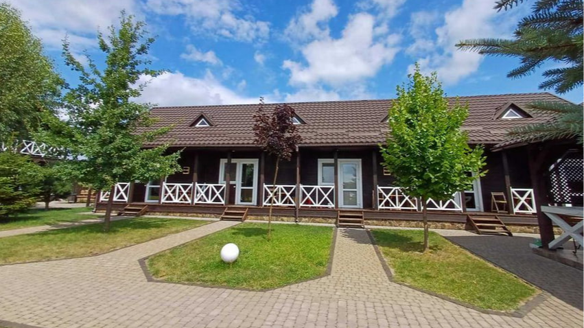 Біля озера Світязь продають курортний готель за 7 мільйонів
