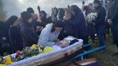 Серце воїна зупинилося у лікарні: на Волині попрощалися із захисником Богданом Світачем