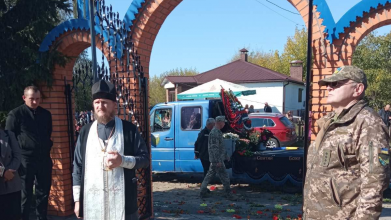Помер під час виконання бойового завдання: на Волині провели в останню дорогу прикордонника Івана Поліщука