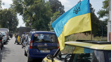 Пройшов горнило війни, але загинув у ДТП: на Волині попрощались із захисником Максимом Романюком