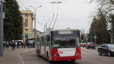 Єдиний на ходу: у Луцьку курсує унікальний тролейбус