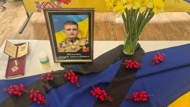 У волинській громаді матері загиблого воїна вручили його орден «За мужність»