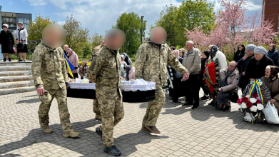Воїн, батько, син: волиняни провели в останню путь Героя Дмитра Шопука