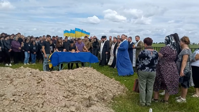 Не дожив до свого 22-річчя: на Волині поховали Героя Іллю Кропиву