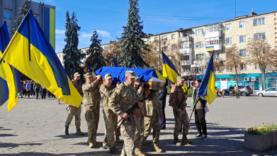 Війна в Україні - поховали військового