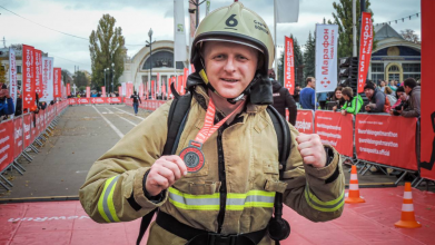 Волинський рятувальник пробіг напівмарафон у 25-кілограмовому спорядженні
